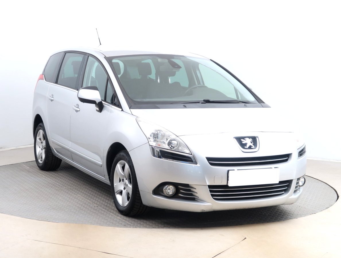 Peugeot 5008, 2013 - celkový pohled