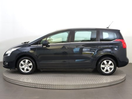 Peugeot 5008, 2011 - pohled č. 4