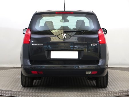 Peugeot 5008, 2011 - pohled č. 6