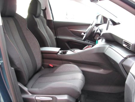 Peugeot 5008, 2018 - pohled č. 8