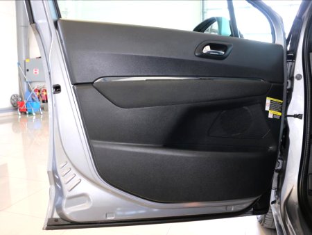 Peugeot 5008, 2016 - pohled č. 9