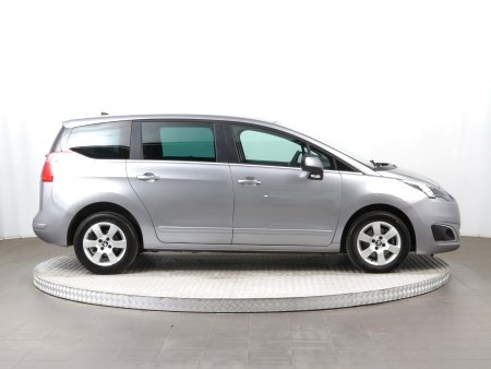 Peugeot 5008, 2016 - pohled č. 8