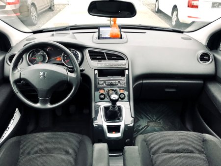 Peugeot 5008, 2011 - pohled č. 10