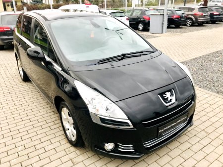 Peugeot 5008, 2011 - pohled č. 4
