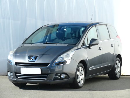 Peugeot 5008, 2012 - pohled č. 3
