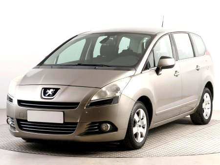 Peugeot 5008, 2011 - pohled č. 3