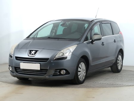 Peugeot 5008, 2011 - pohled č. 3