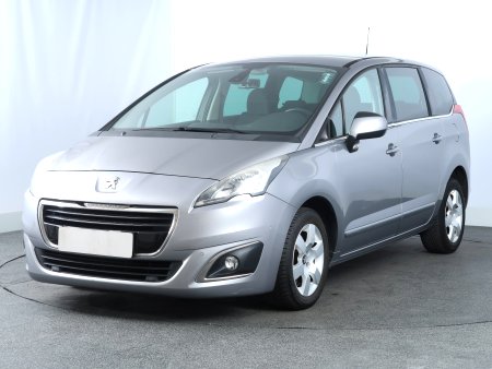 Peugeot 5008, 2017 - pohled č. 3
