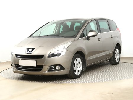 Peugeot 5008, 2012 - pohled č. 3