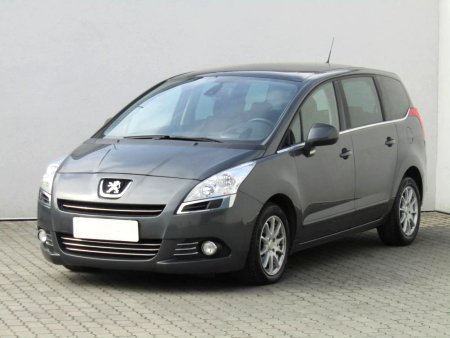 Peugeot 5008, 2012 - pohled č. 3