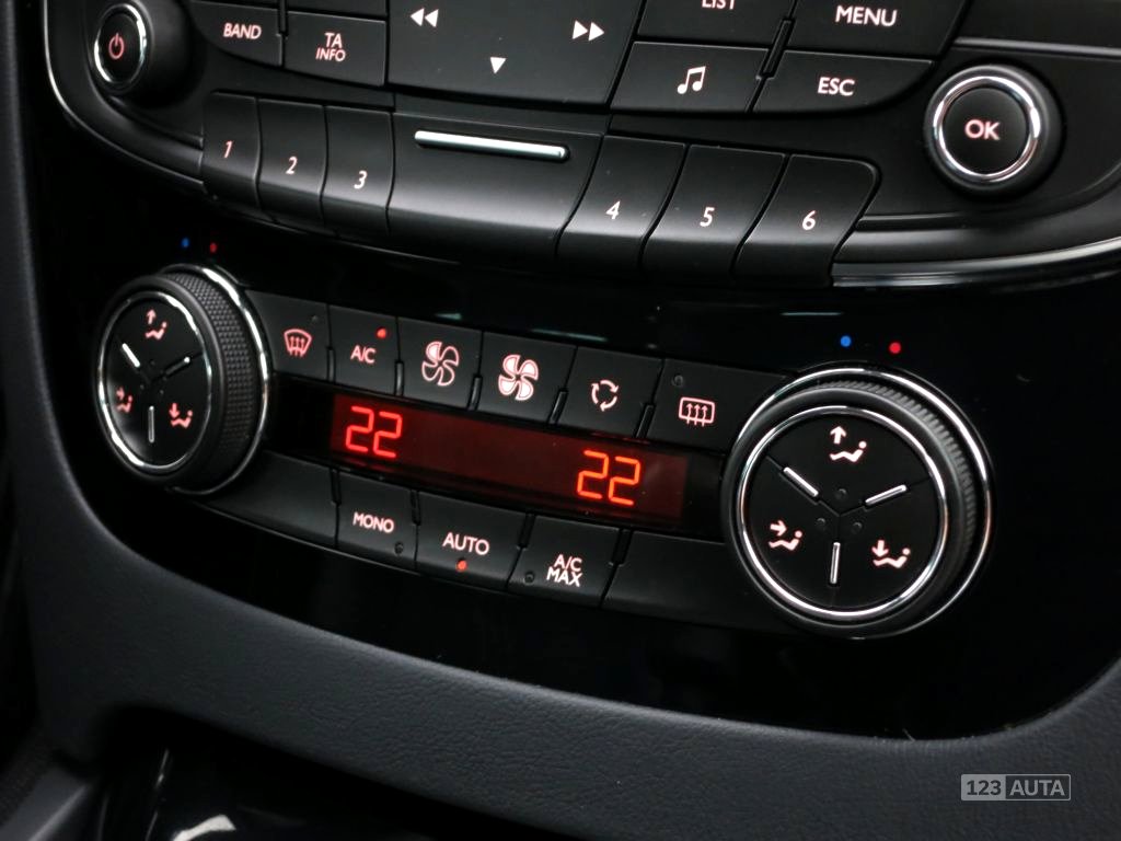 Peugeot 508, 2011 - pohled č. 19