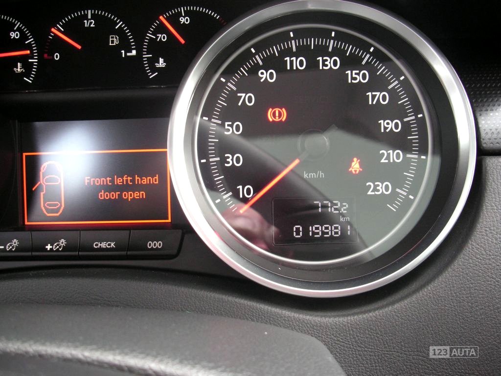 Peugeot 508, 2014 - pohled č. 12