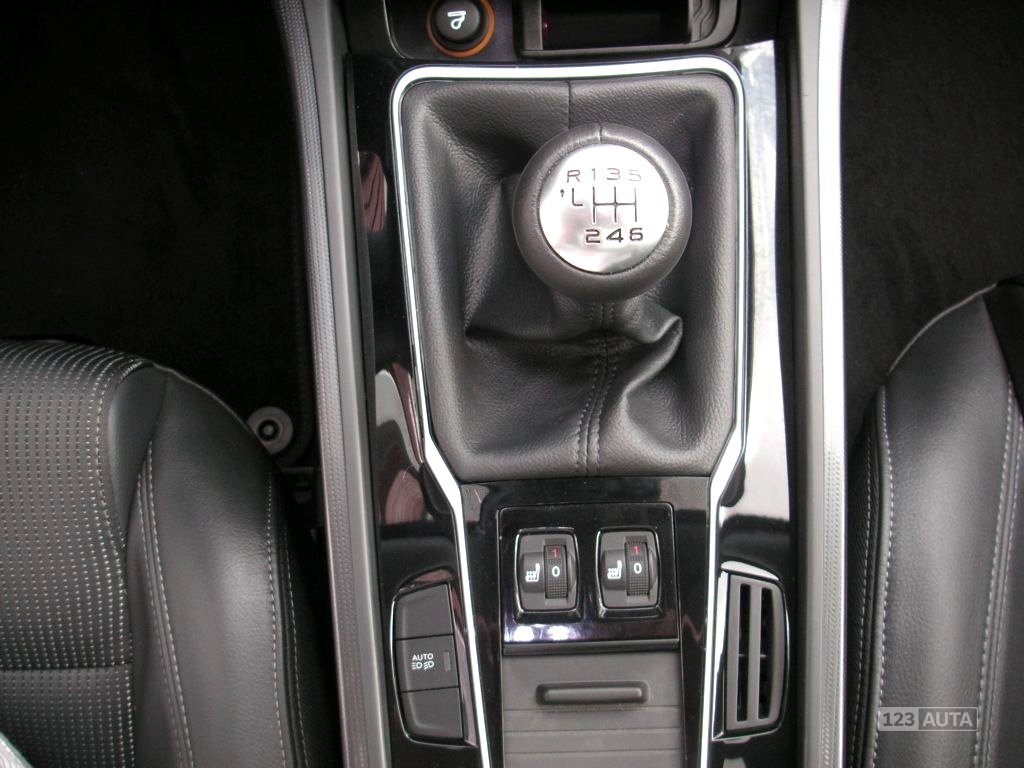 Peugeot 508, 2014 - pohled č. 15