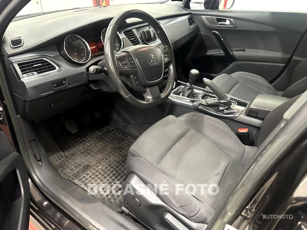 Peugeot 508, 2012 - pohled č. 3