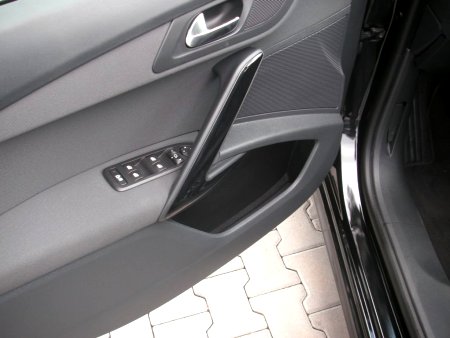 Peugeot 508, 2014 - pohled č. 10