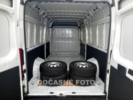 Peugeot Boxer, 2019 - pohled č. 3