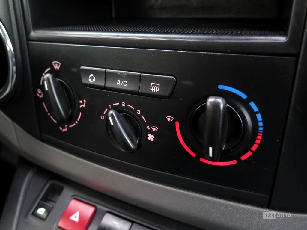 Peugeot Partner, 2011 - pohled č. 20