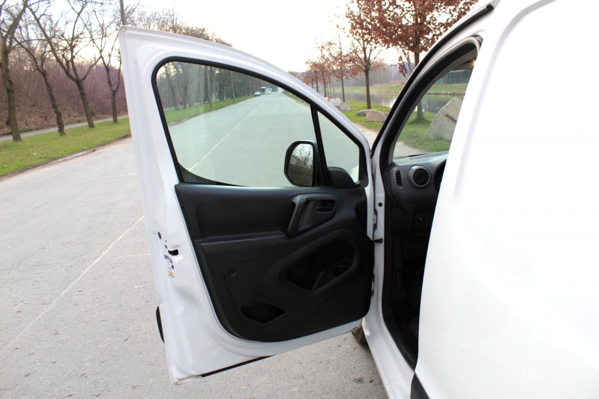 Peugeot Partner, 2011 - pohled č. 9