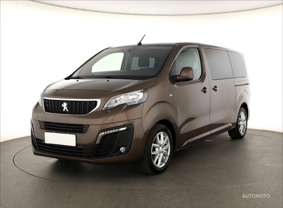 Peugeot Traveller, 2019 - pohled č. 3