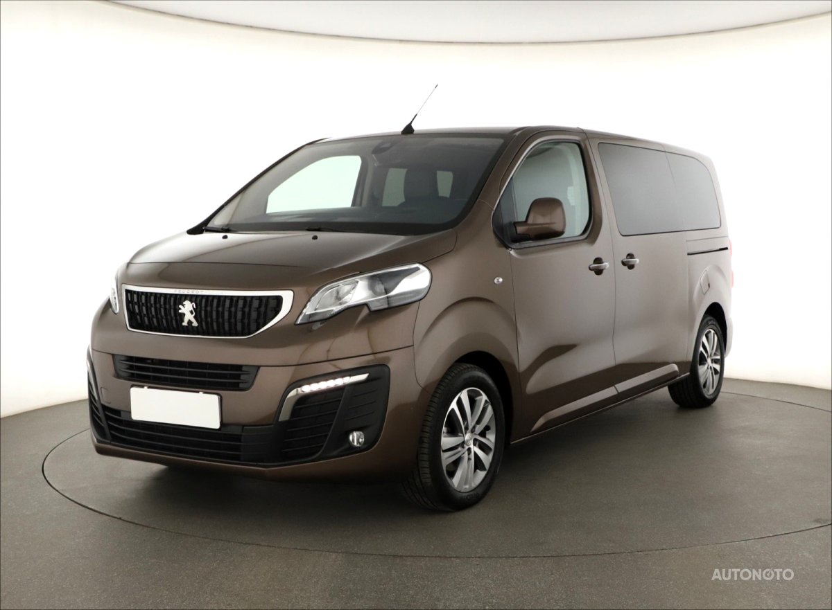 Peugeot Traveller, 2019 - pohled č. 3