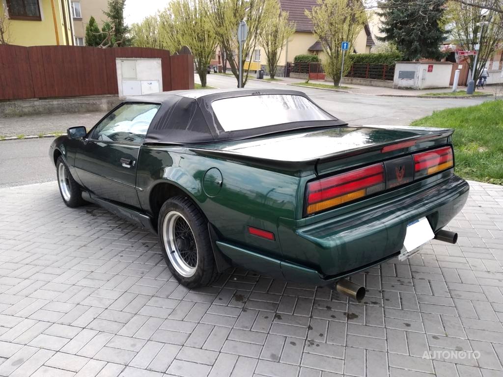 Pontiac Firebird, 1993 - pohled č. 3