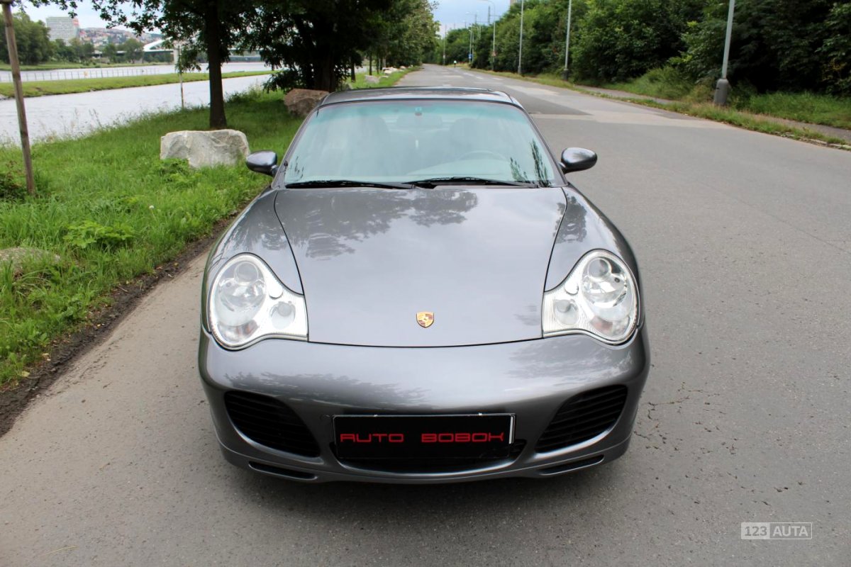 Porsche 911, 2002 - pohled č. 2