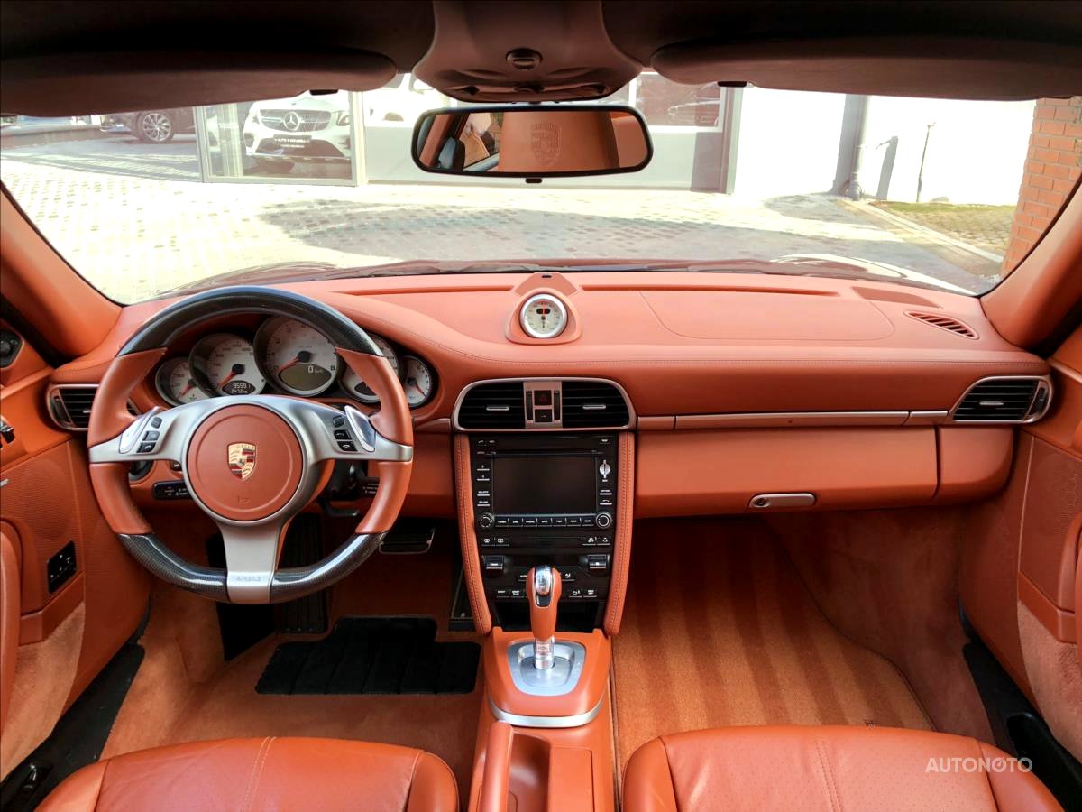 Porsche 911, 2010 - pohled č. 10