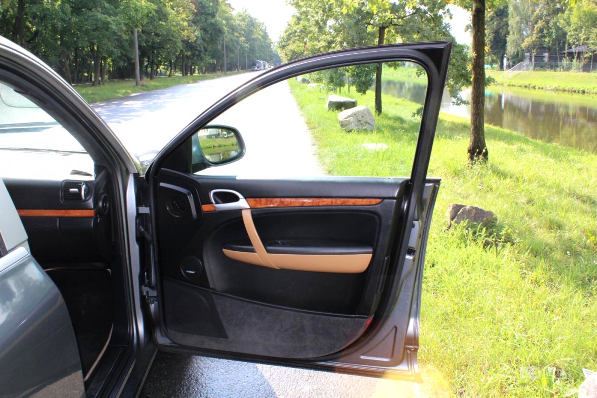 Porsche Cayenne, 2003 - pohled č. 12