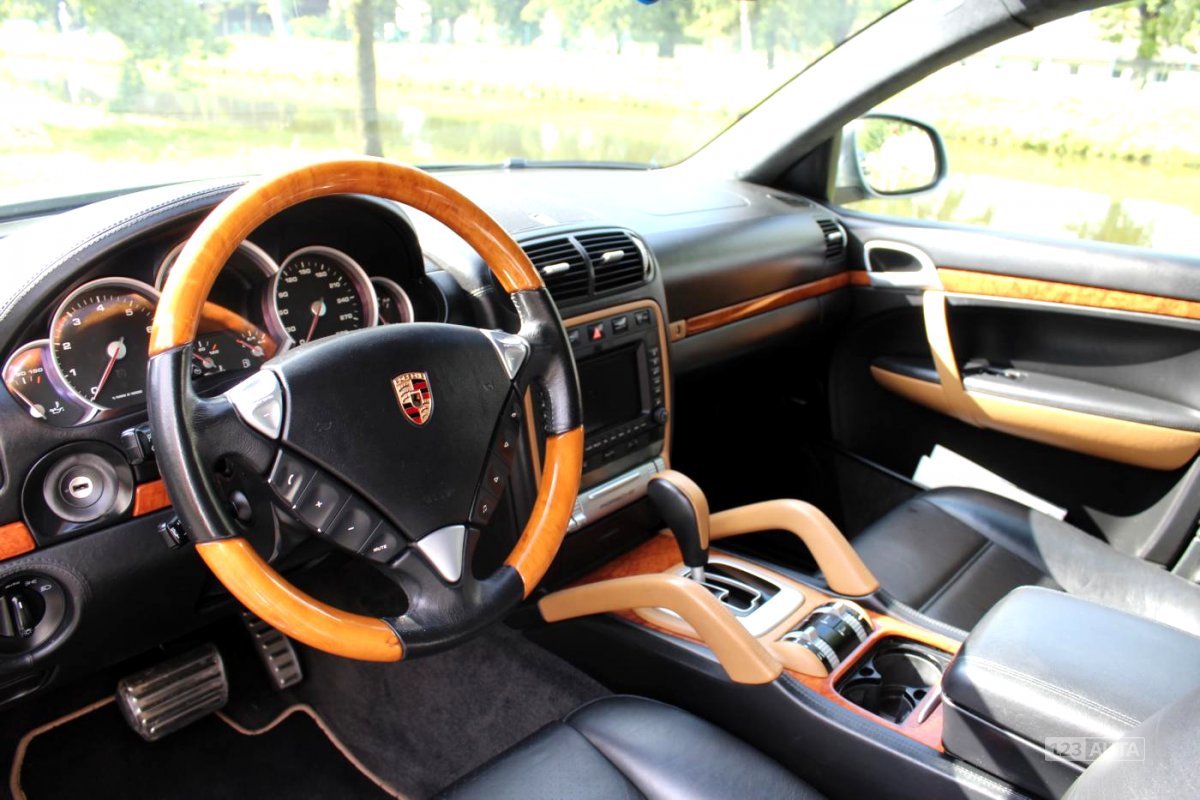 Porsche Cayenne, 2003 - pohled č. 14