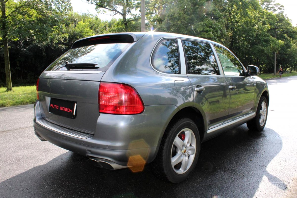 Porsche Cayenne, 2003 - pohled č. 6