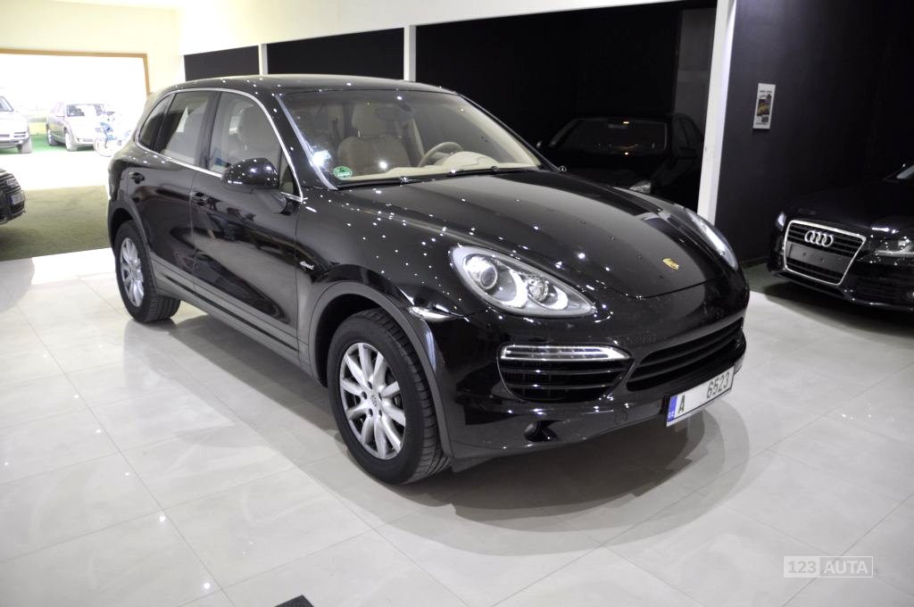 Porsche Cayenne, 2012 - pohled č. 2