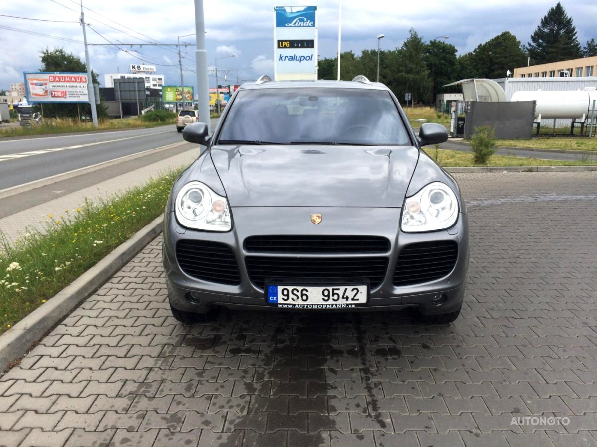 Porsche Cayenne, 2004 - pohled č. 2