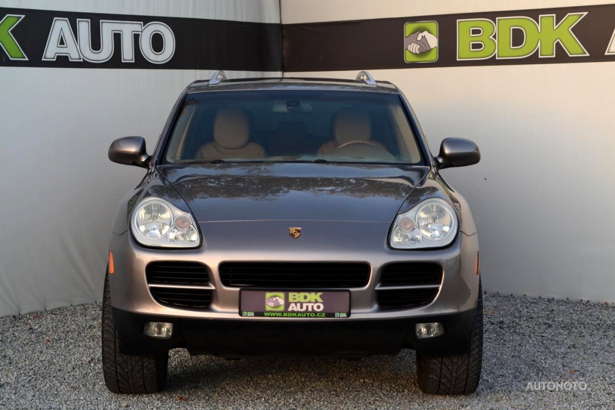 Porsche Cayenne, 2004 - pohled č. 2