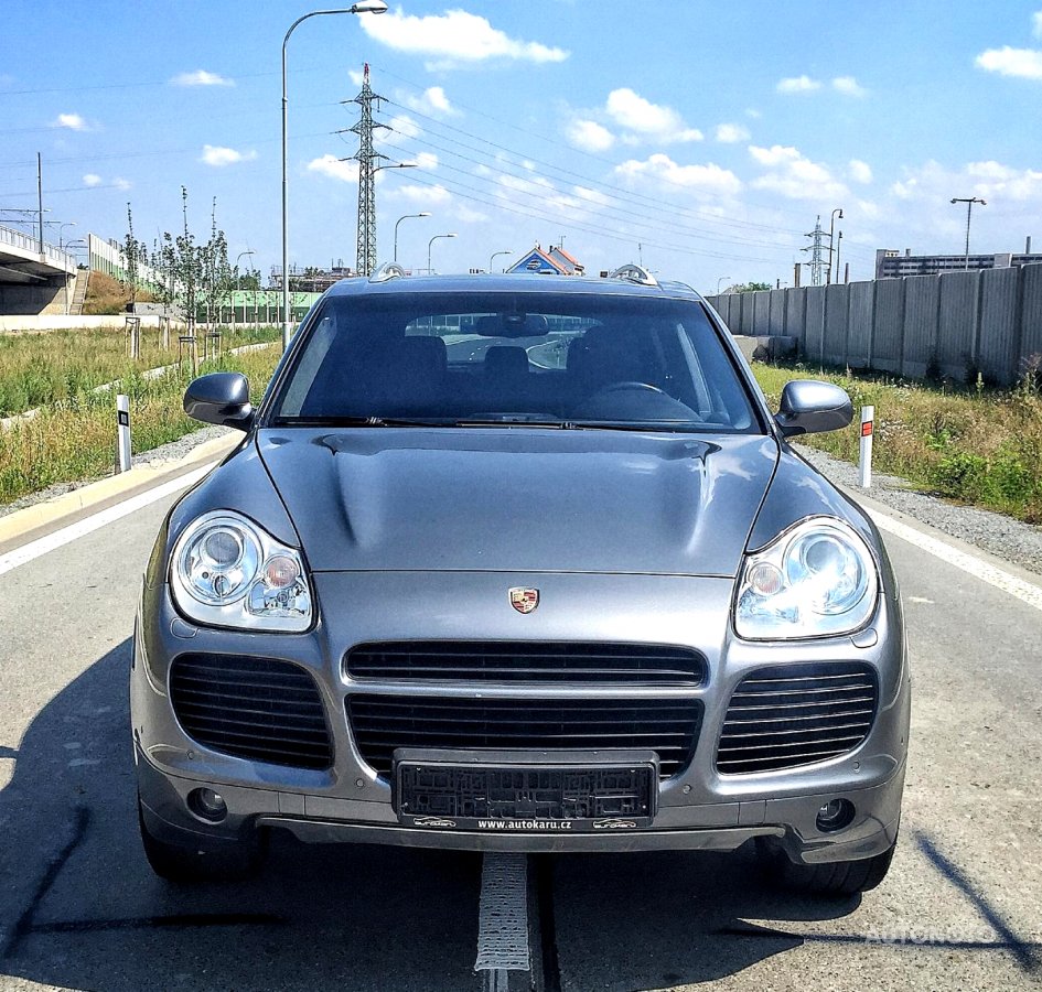 Porsche Cayenne, 2004 - pohled č. 2