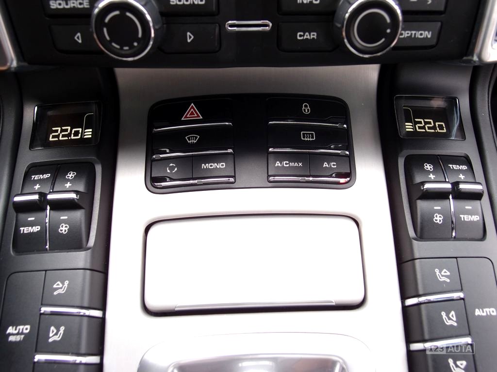 Porsche Cayenne, 2012 - pohled č. 24