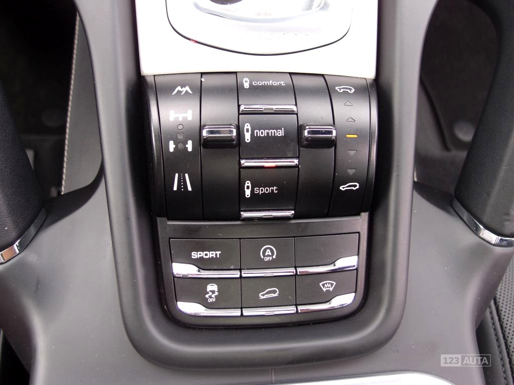 Porsche Cayenne, 2012 - pohled č. 25