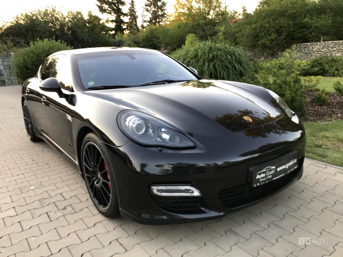 Porsche Panamera, 2012 - pohled č. 1