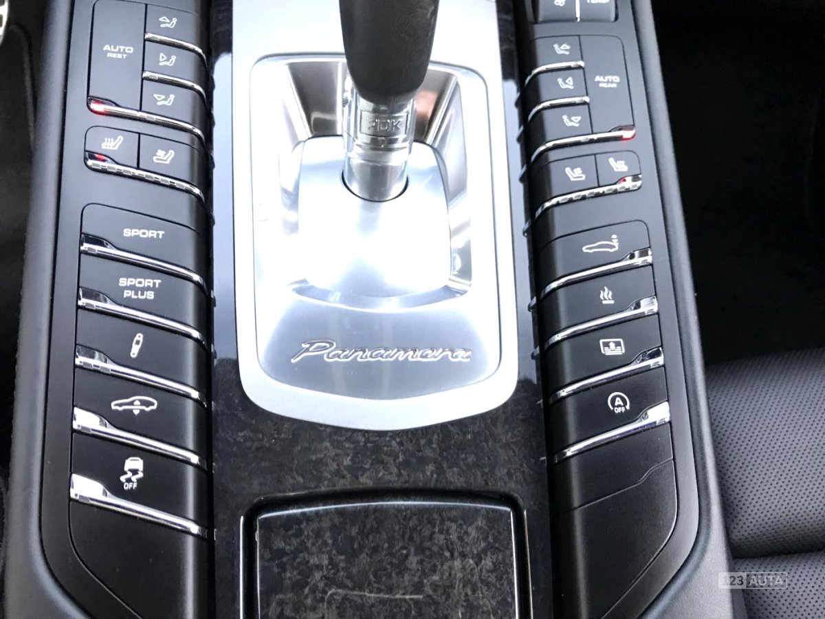 Porsche Panamera, 2012 - pohled č. 12