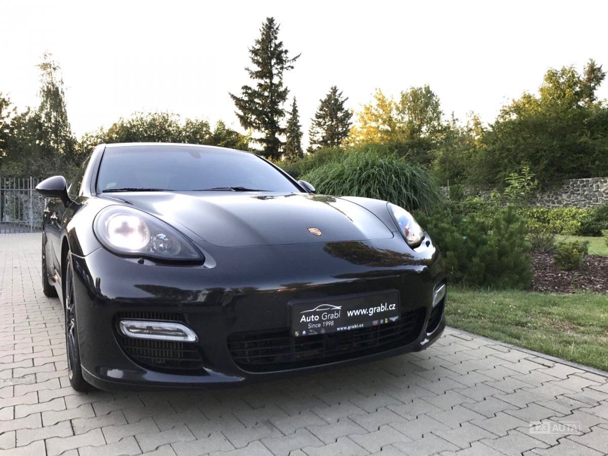 Porsche Panamera, 2012 - pohled č. 4