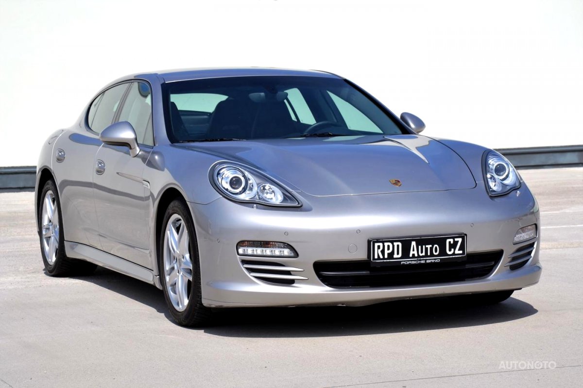 Porsche Panamera, 2012 - pohled č. 3