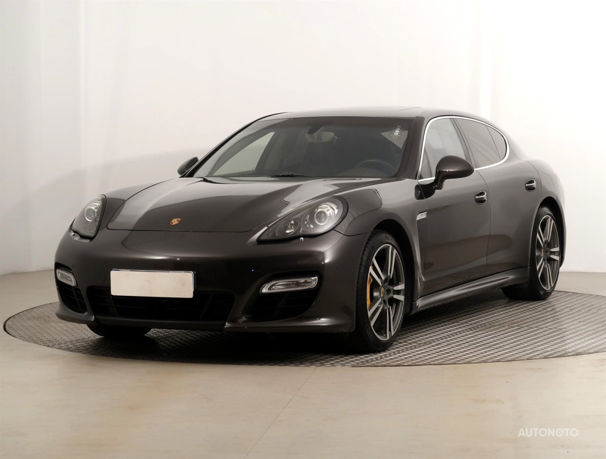 Porsche Panamera, 2011 - pohled č. 3