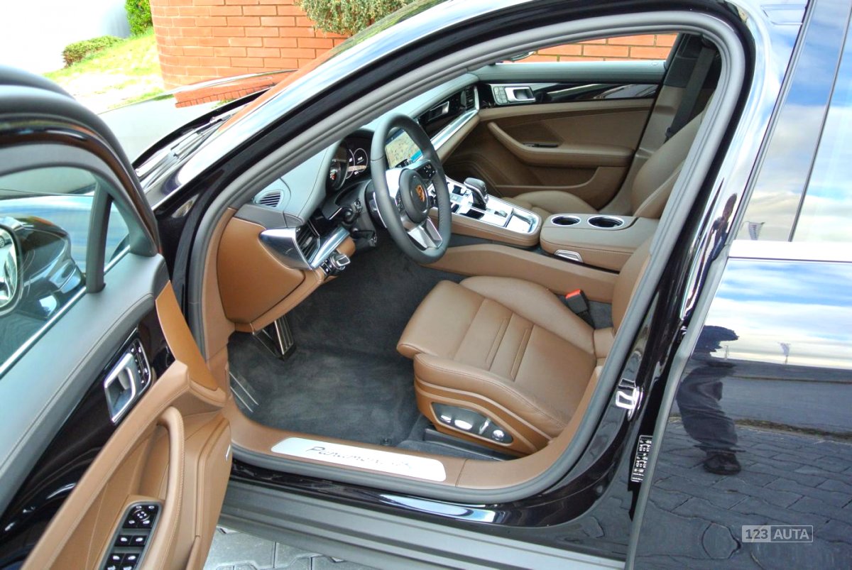 Porsche Panamera, 2017 - pohled č. 10