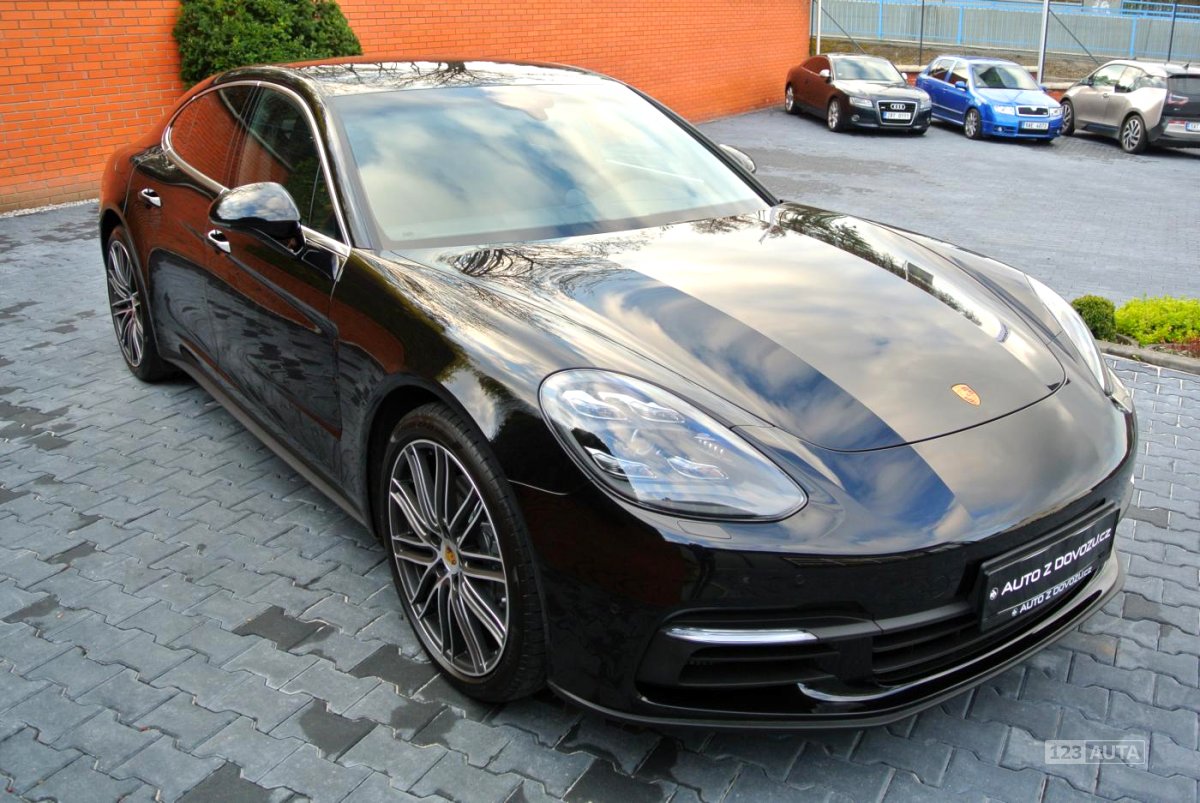 Porsche Panamera, 2017 - pohled č. 3