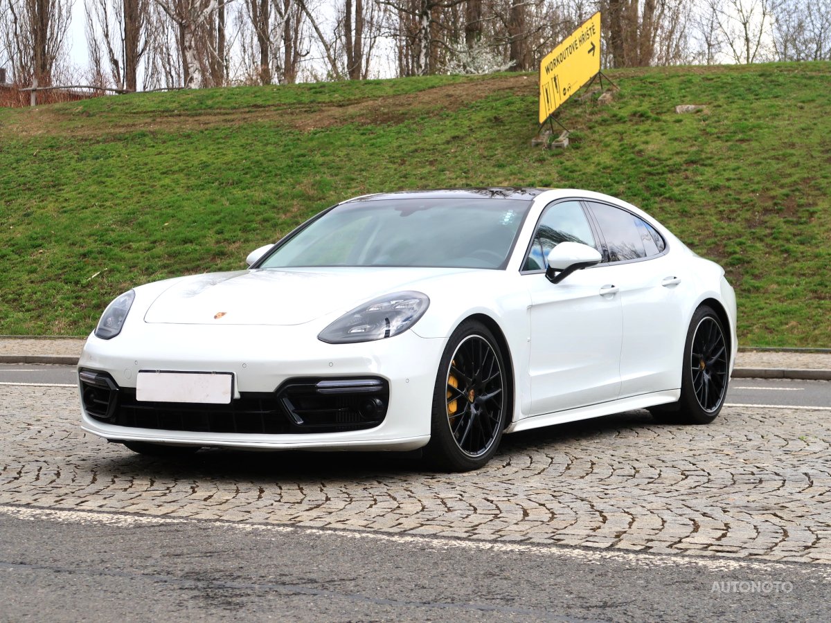 Porsche Panamera, 2017 - pohled č. 3