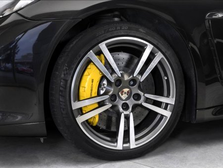 Porsche Panamera, 2012 - pohled č. 3