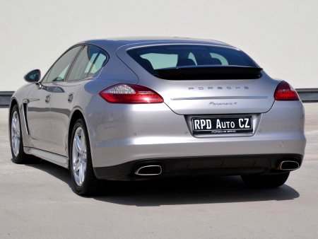 Porsche Panamera, 2012 - pohled č. 2