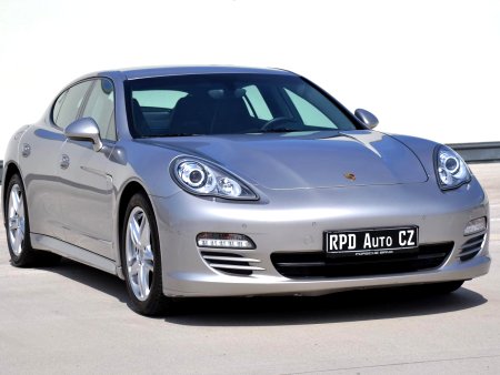 Porsche Panamera, 2012 - pohled č. 3