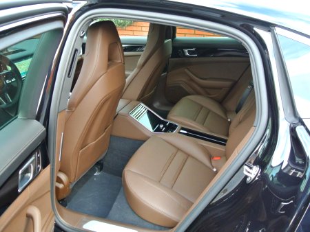 Porsche Panamera, 2017 - pohled č. 11