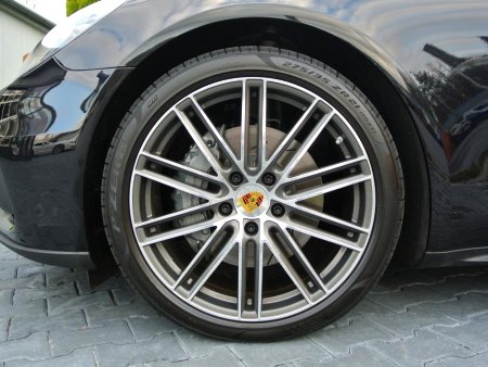 Porsche Panamera, 2017 - pohled č. 8
