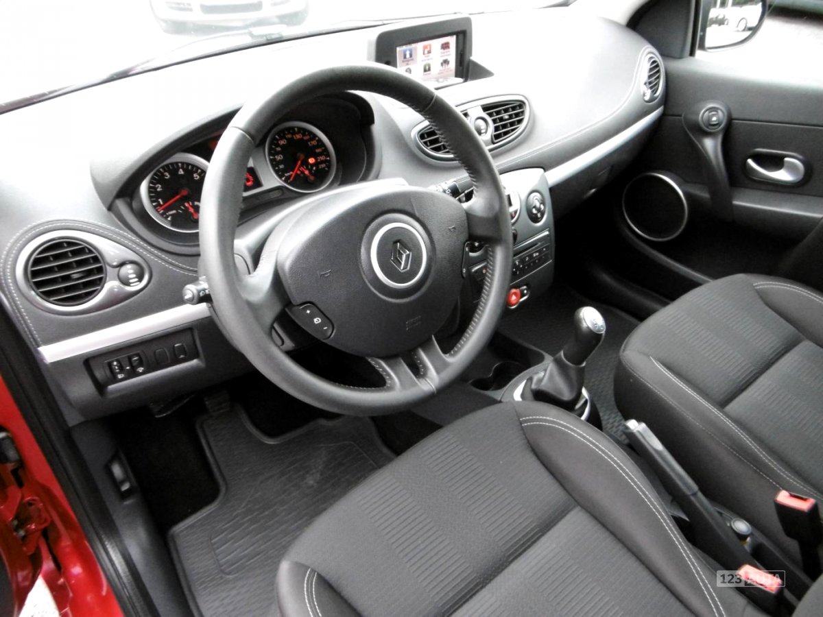 Renault Clio, 2010 - pohled č. 18